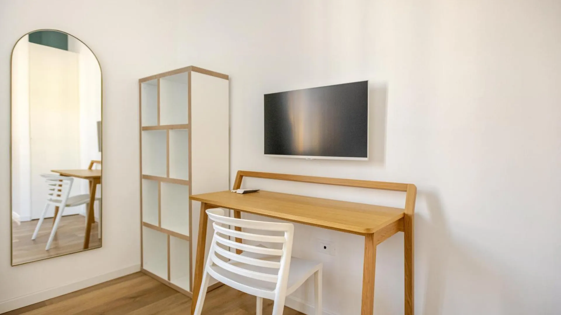 Design And Comfort In Isola In The Heart Of Milan