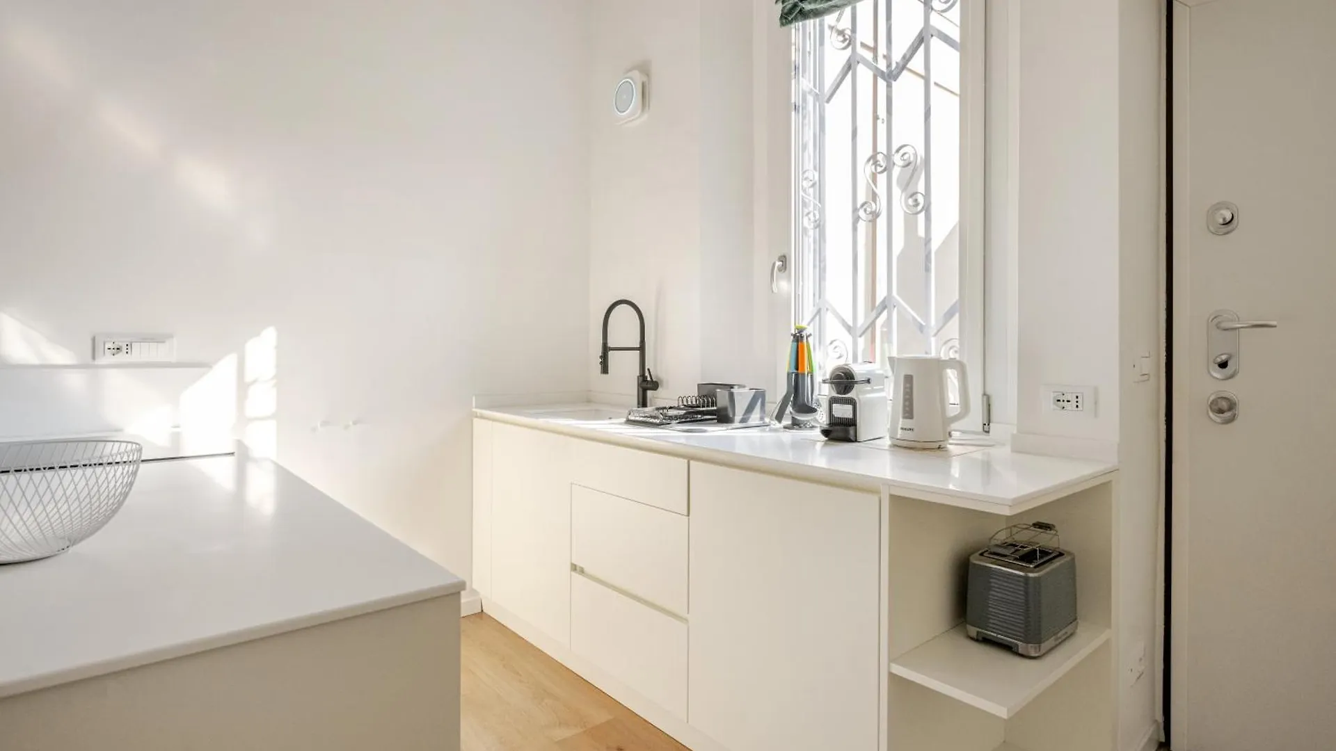 Design And Comfort In Isola In The Heart Of Milan 0*,  Italy
